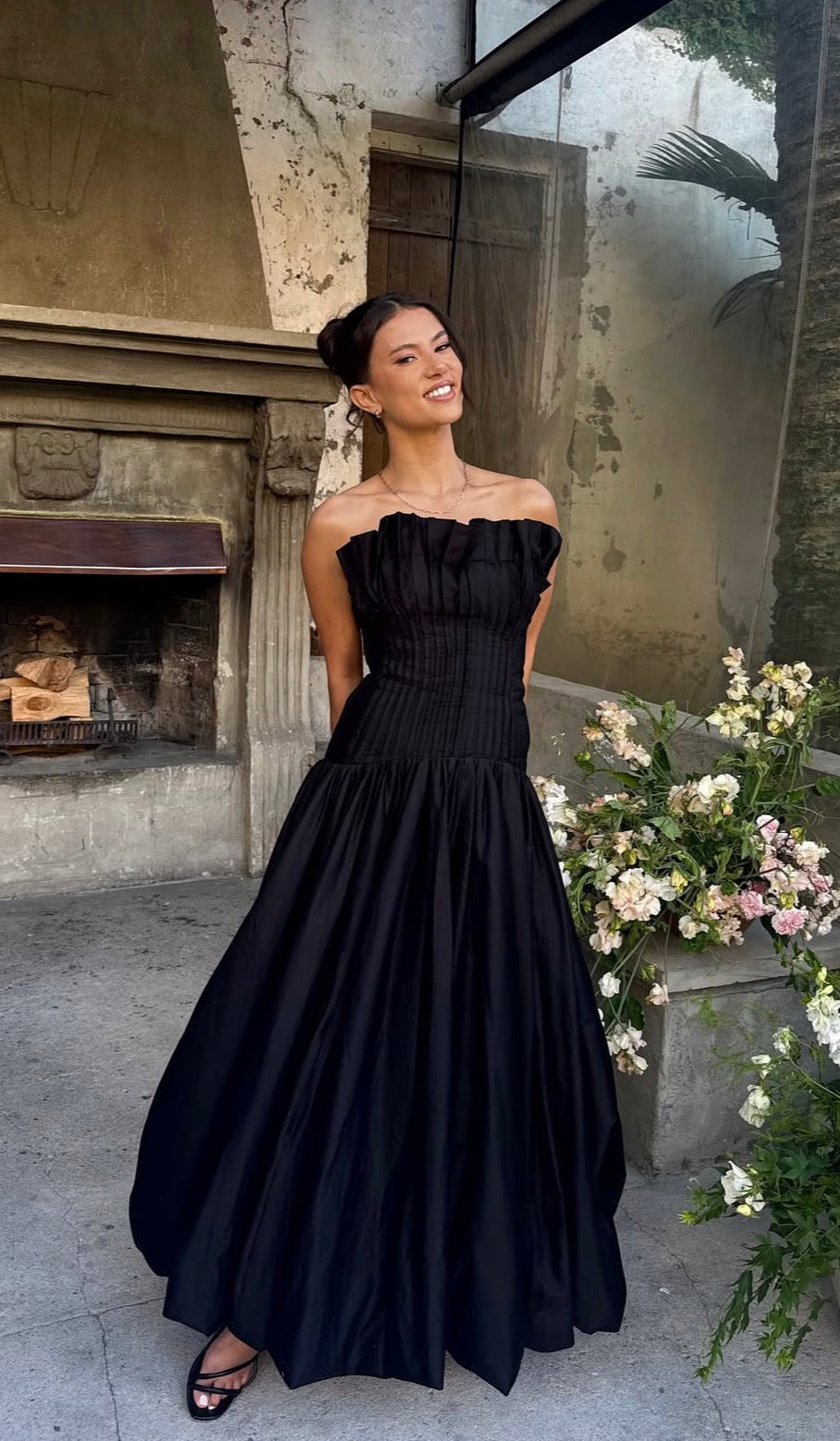 Ivy Bubble Hem Gown (Black) - First Date Rentals Ivy Bubble Hem Gown (Black) - First Date Rentals