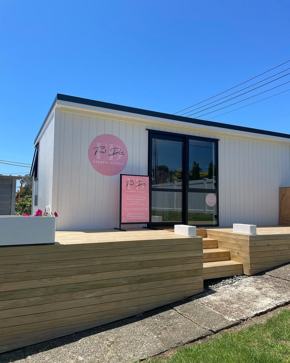 Try-On - 30 Minute First Date Rentals