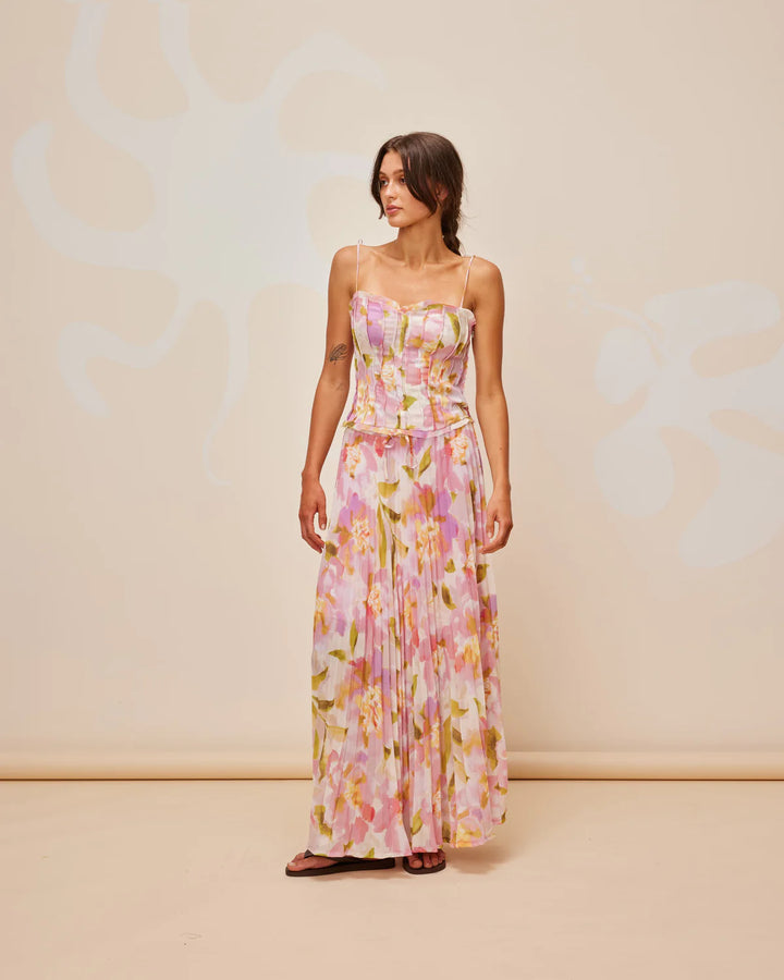Morgan Pleat Set - First Date Rentals