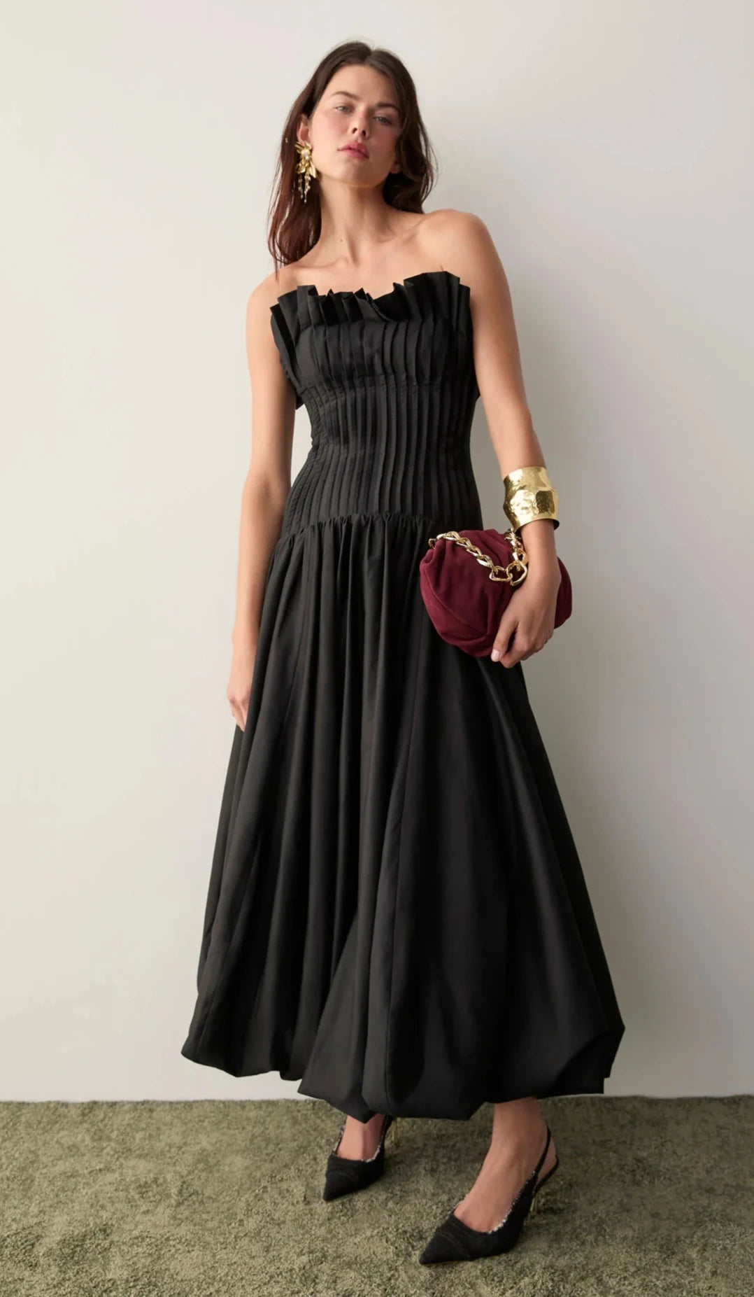 Ivy Bubble Hem Gown (Black)