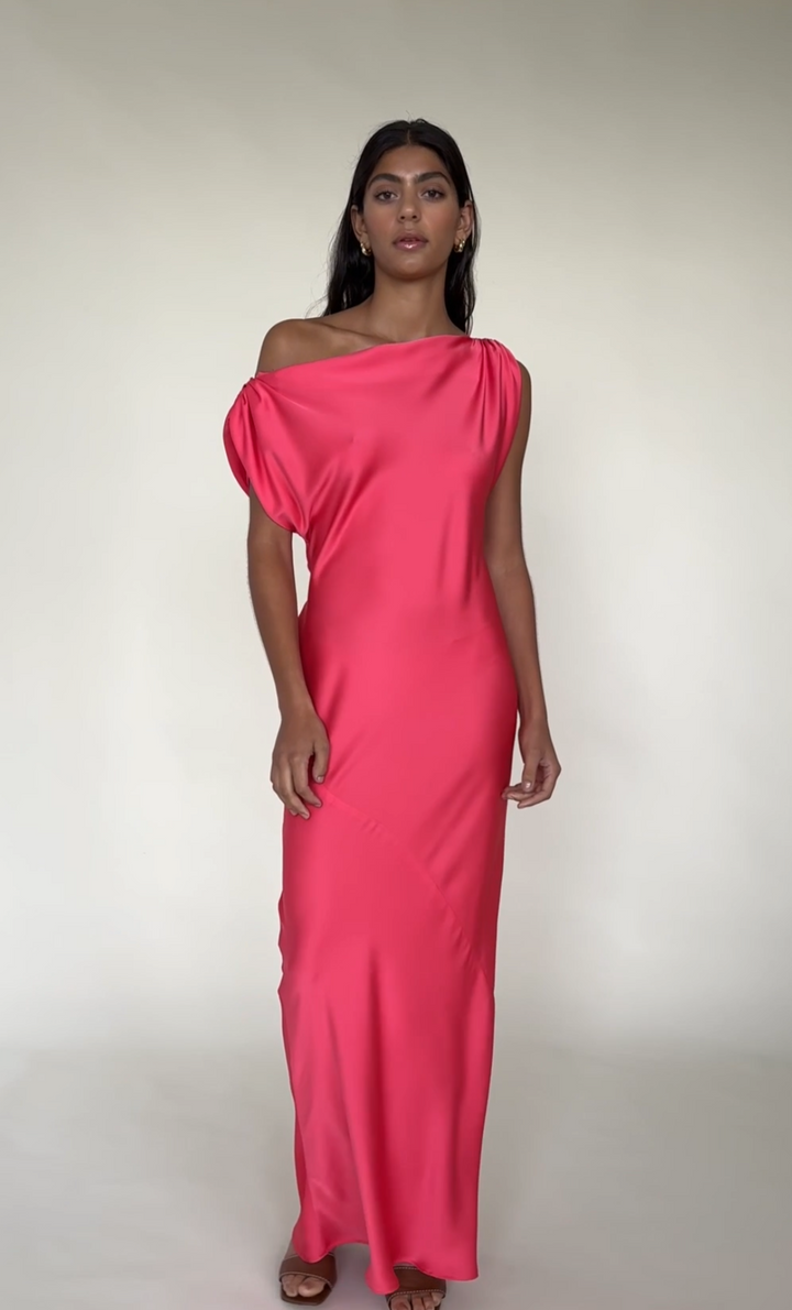 Tilt Dress (Rosie) - First Date Rentals