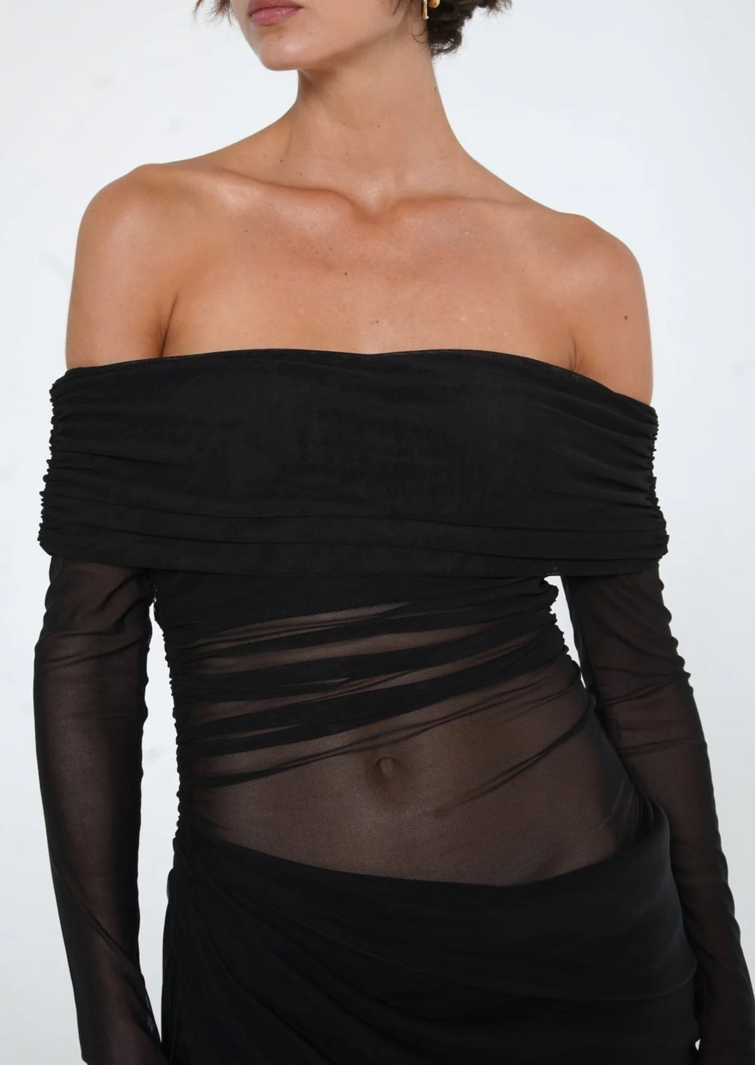 Yasmin Off-Shoulder Maxi Dress (Black) - First Date Rentals