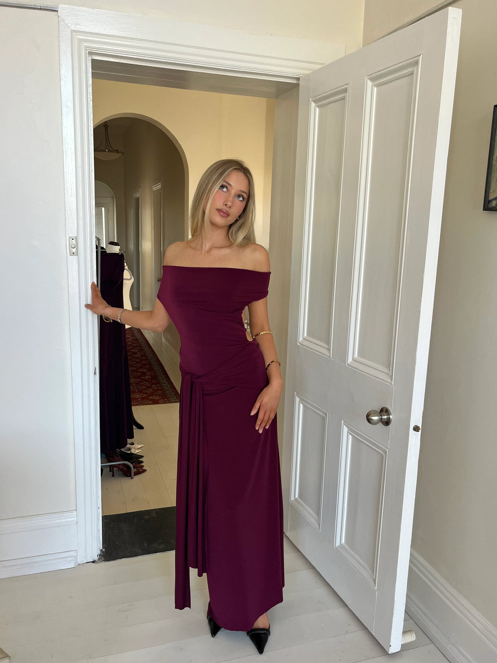 Nadia Dress (Burgundy) - First Date Rentals