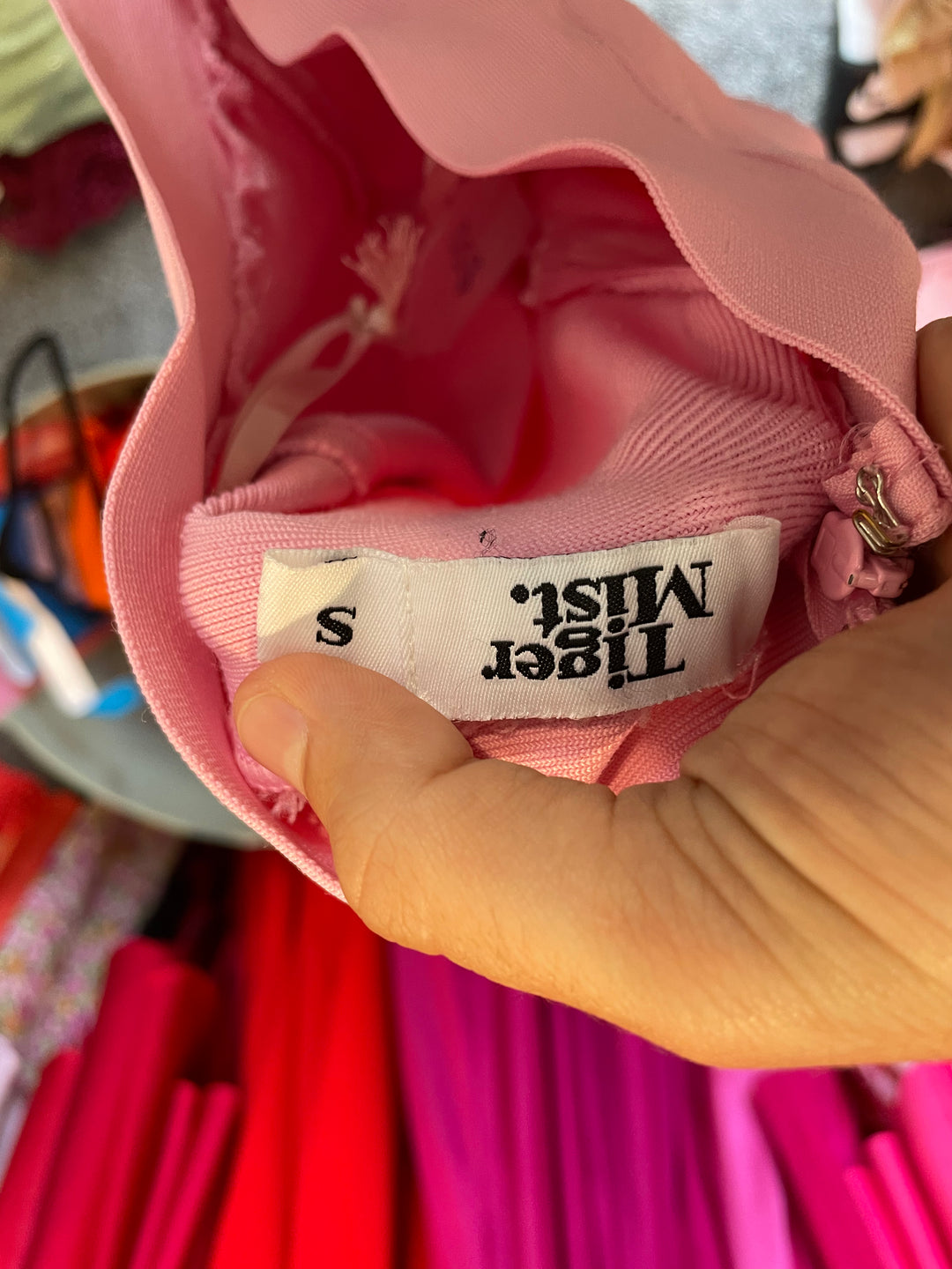Sylvia Set Pink FOR SALE - First Date Rentals