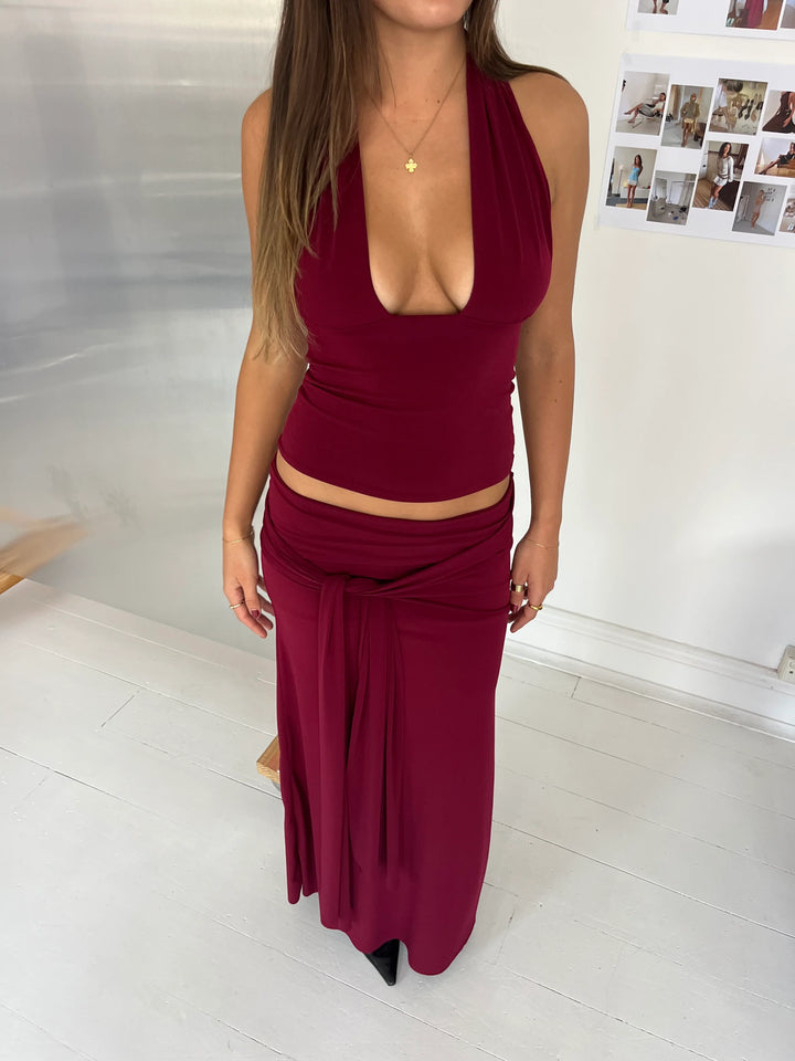 Sofia Set (Burgundy) - First Date Rentals