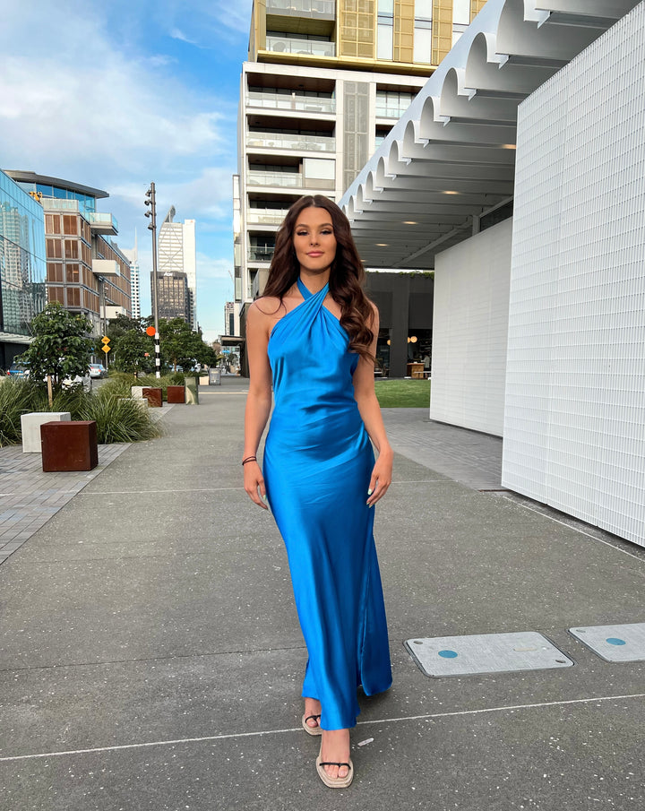 Crossover Maxi (Blue) - First Date Rentals