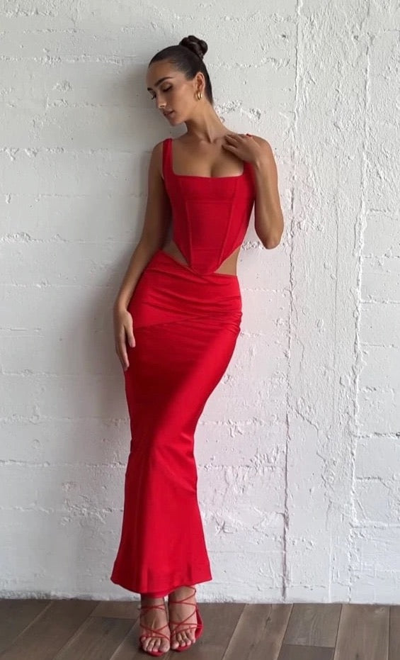 Edetta Skirt & Rafa Top (Red) - First Date Rentals