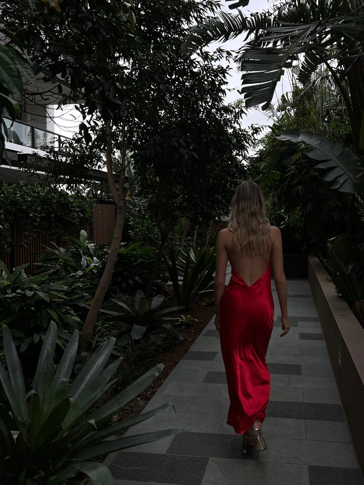 Crossover Maxi (Red) - First Date Rentals